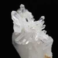 Cristal de quartz faden sur socle