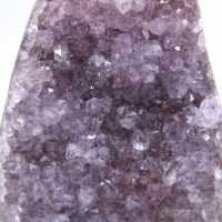 Brasiliansk ametistdruse – ett exempel på geologisk styrka