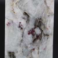 Prisma de piedra de lepidolita