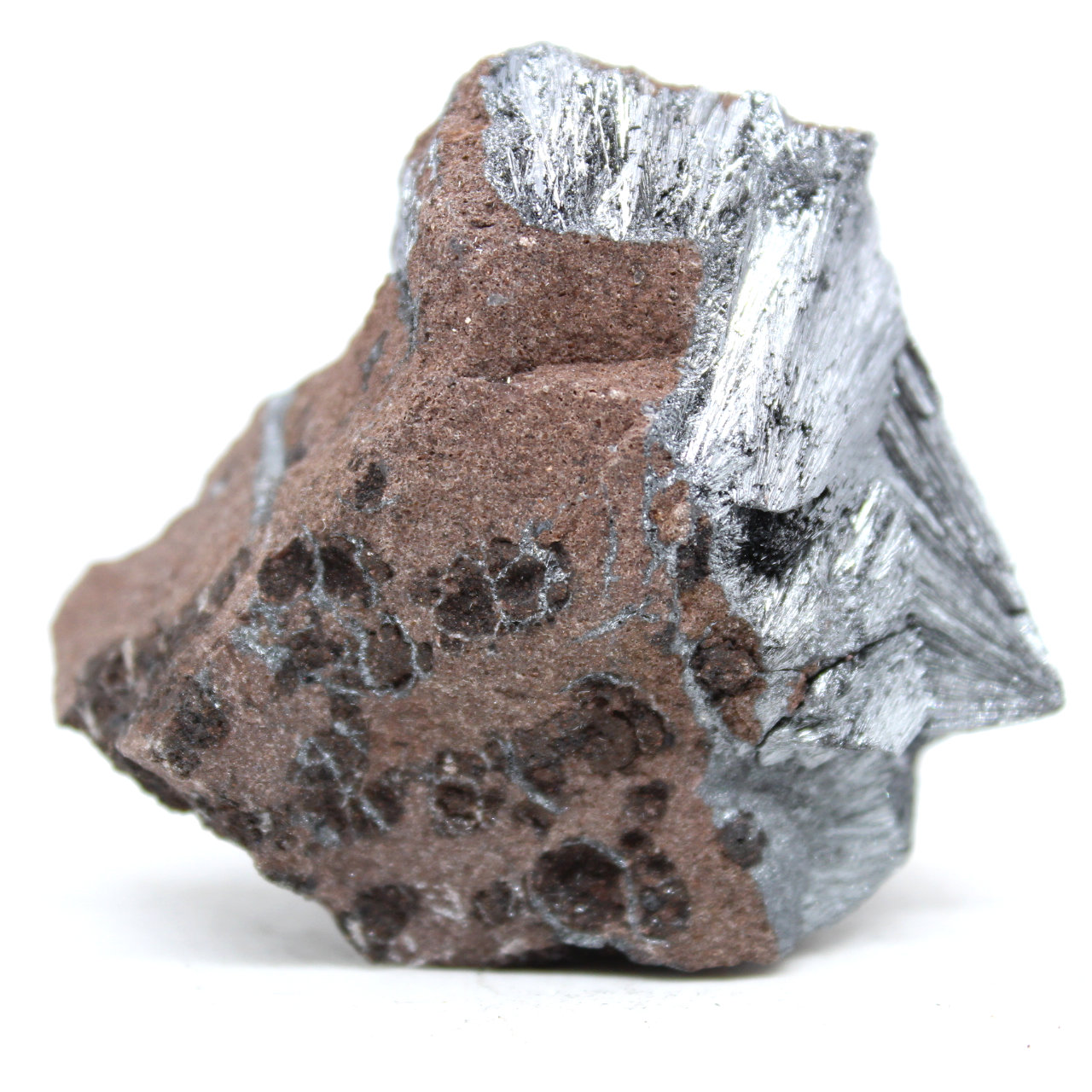 Raw crystallized pyrolusite