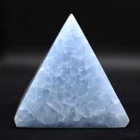 Blaue calcitpyramide
