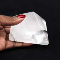Pirámide de cristal de roca