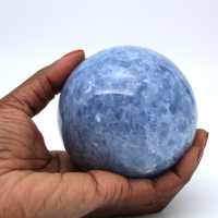 Sphère en calcite bleue