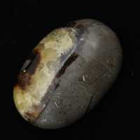 Pebbles of septaria