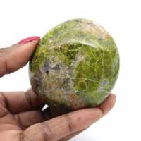 Galet d'opale verte de Madagascar