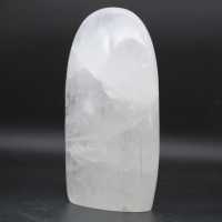 Forme libre de cristal de roche polie