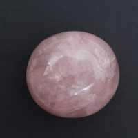Galet en quartz rose