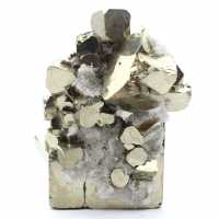 Grands cubes de pyrite avec cristaux de quartz