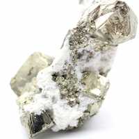 Pyrite sur gangue avec calcite et quartz