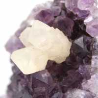 Amethystdruse und Calcit