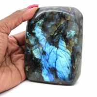 Pierre en Labradorite polie naturelle