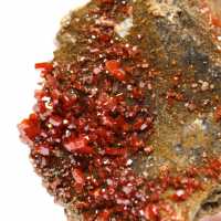 Cristaux de pierre de vanadinite