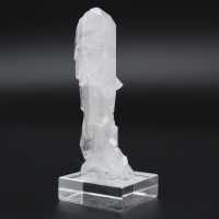 Cristal de quartz faden sur socle