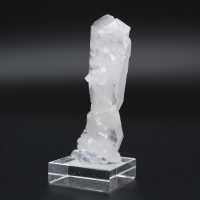 Faden quartz crystal on base