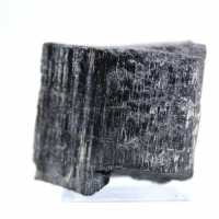 Cristal de tourmaline noire brut