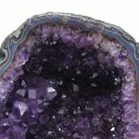 Grande géode d’améthyste du Brésil pour décoration intérieure et collection