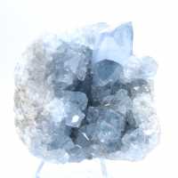 Spécimen de célestite bleue avec cristaux brillants