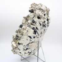 Mica et tourmaline sur quartz blanc d’Afghanistan