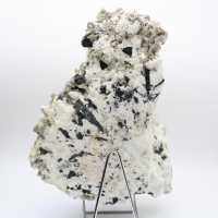 Mica et tourmaline sur quartz blanc d’Afghanistan