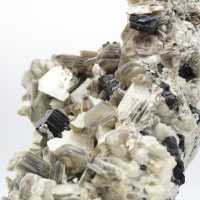 Mica et tourmaline sur quartz blanc d’Afghanistan