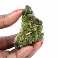 Épidote verte du Maroc sur gangue fine