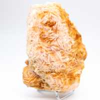 Barita laranja de Marrocos com cristalização acentuada.