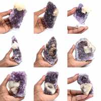 Amethystkristalle mit Calcitspitzen