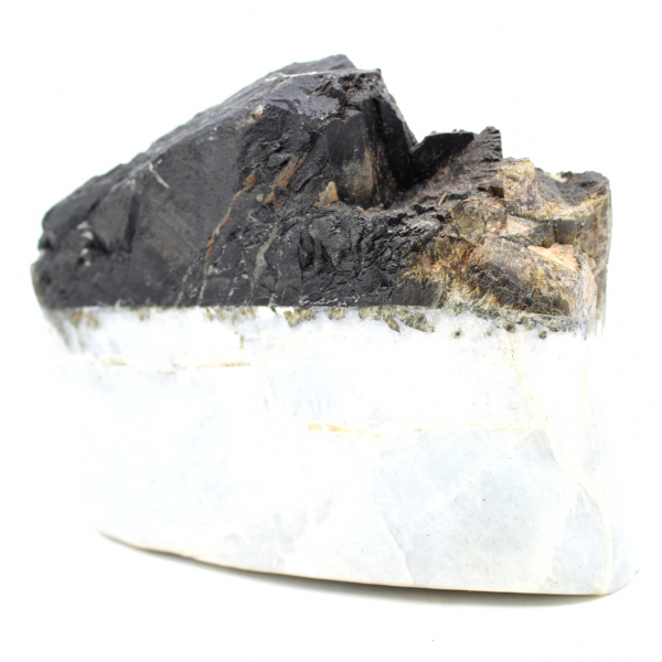 Cristallisation de Tourmaline sur socle de quartz