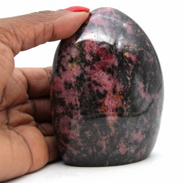 Forme libre de Rhodonite