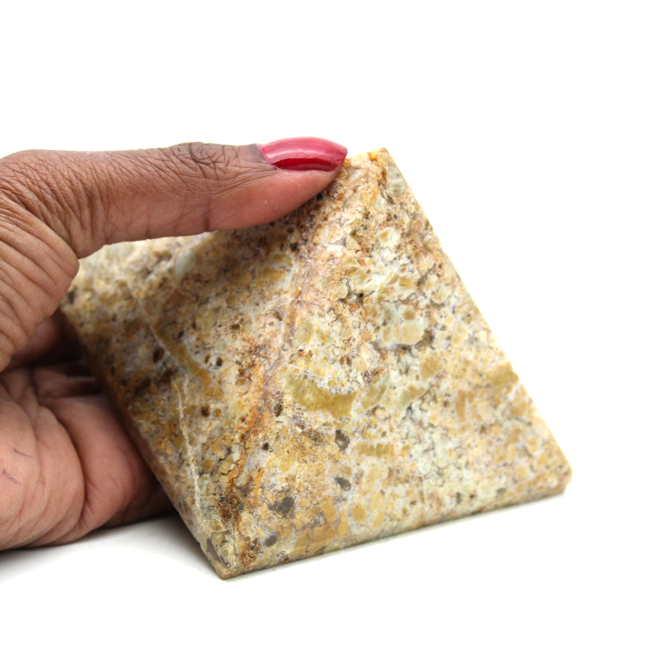 Pyramide en jaspe a grains