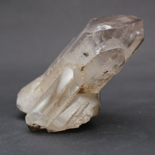 Prisme de cristal de roche légèrement fumé
