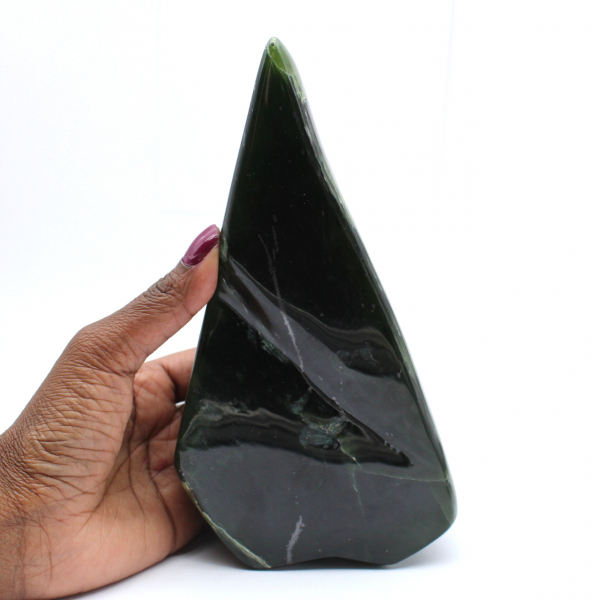 Dekorativer stein aus nephrit-jade