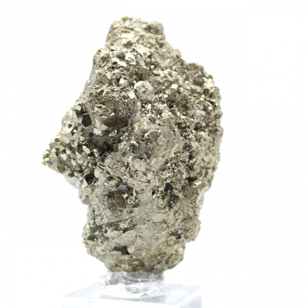 Crystallization of pyrite on base