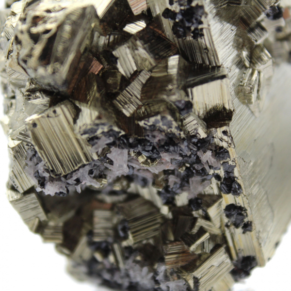 Pyrite cristallisée sur socle