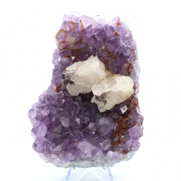 Cristalli di calcite su ametista