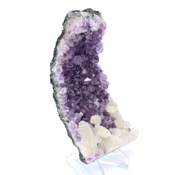 Amethystdruse mit Calcit