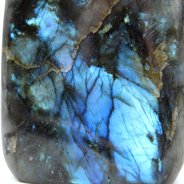 Pierre en Labradorite polie naturelle