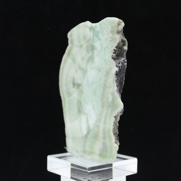 Pierre d’Aragonite verte naturelle en tranche