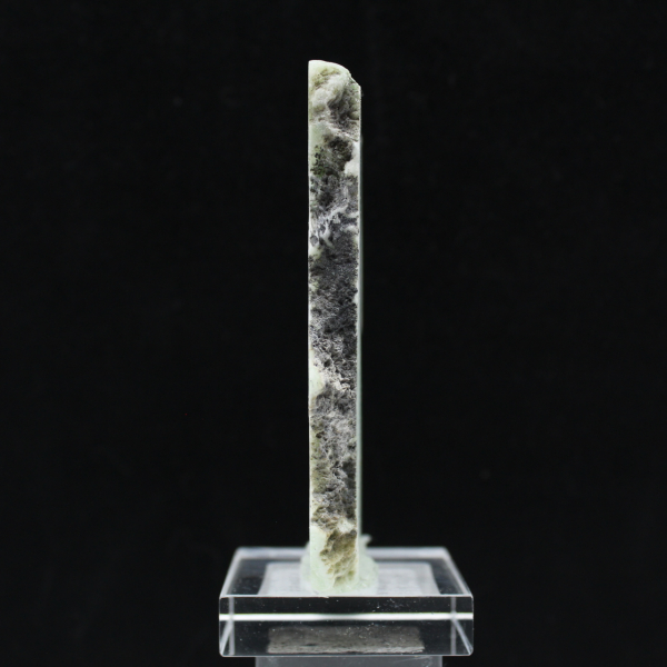 Pierre d’Aragonite verte naturelle en tranche