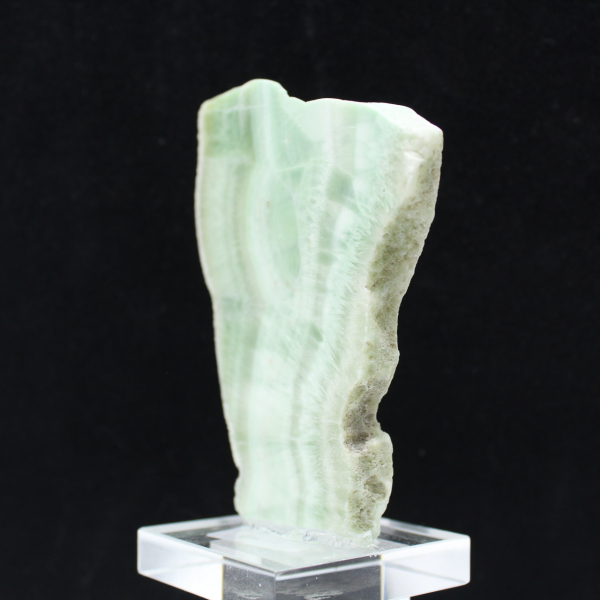 Tranche polie d’Aragonite verte minéral brut de qualité