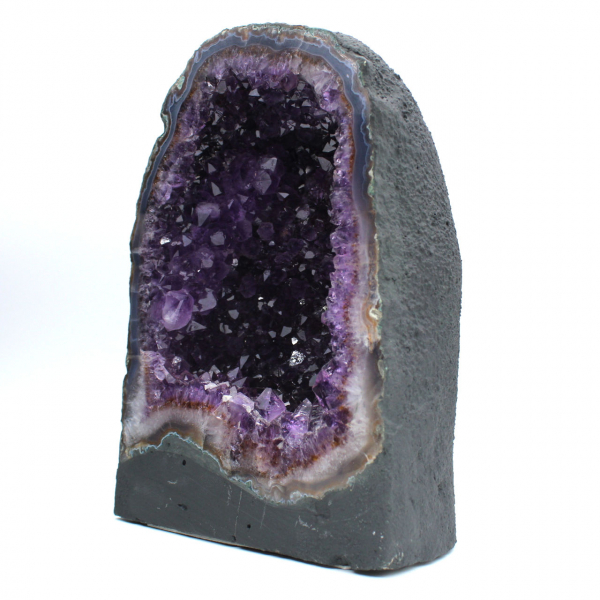 Grande géode d’améthyste du Brésil pour décoration intérieure et collection