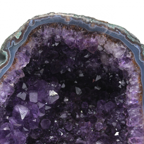 Grande géode d’améthyste du Brésil pour décoration intérieure et collection