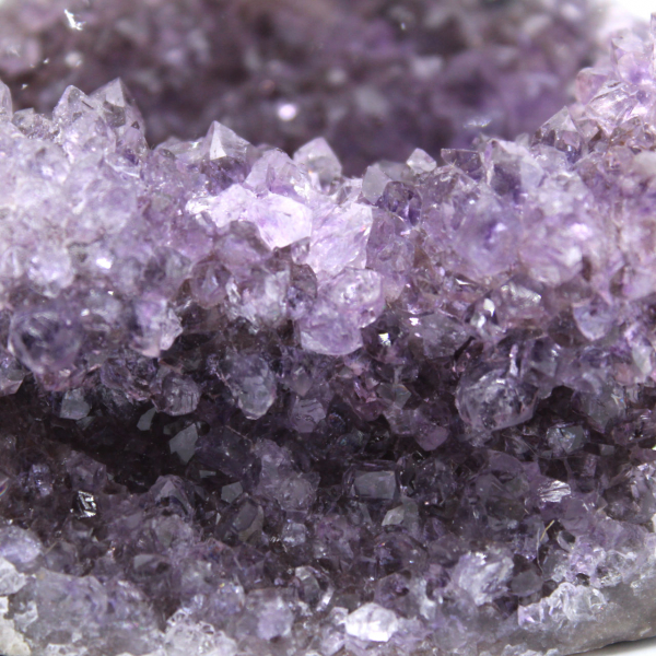 Géode Améthyste Brésilienne : Décoration et Minéralogie