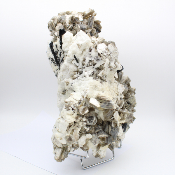 Mica et tourmaline sur quartz blanc d’Afghanistan