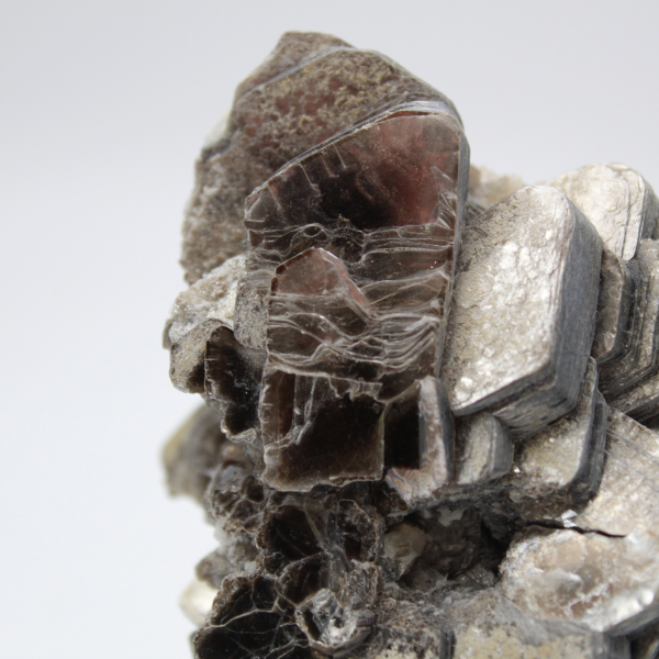 Mica et tourmaline noire sur quartz, Afghanistan