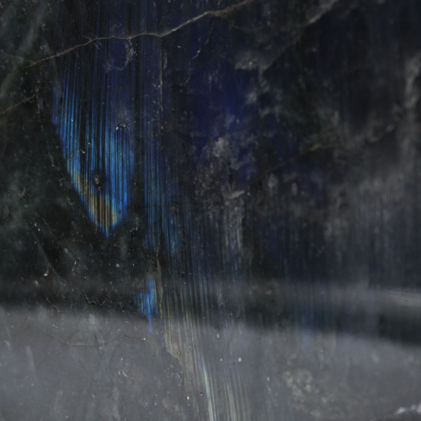 Labradorite lucidata autentica del Madagascar, pezzo decorativo