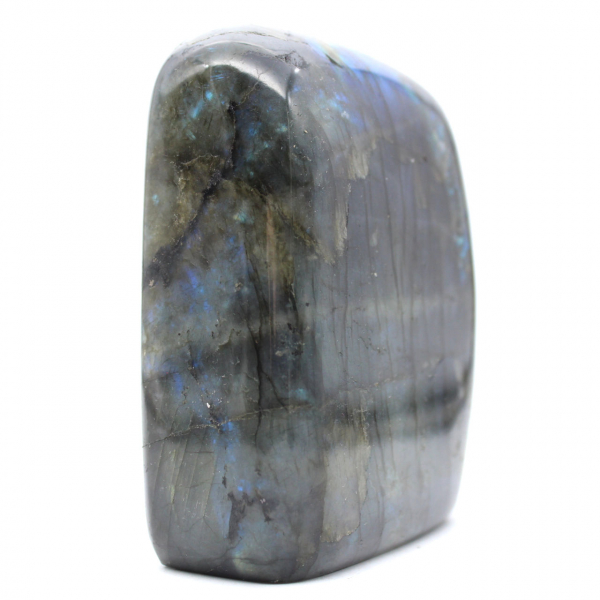 Piccolo ornamento in labradorite lucidata, Madagascar