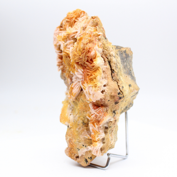 Exemplar de barita laranja marroquina em cristais naturais.